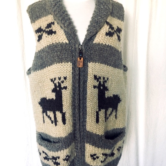 Granted woman’s Cowichan vest - Picture 2 of 4